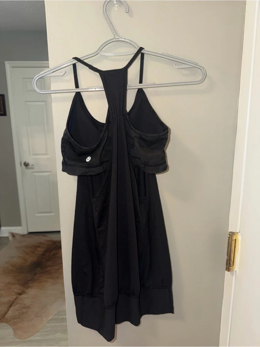 Lululemon No Limits Tank Black / Savasana Camo 20cm New Black in size 6